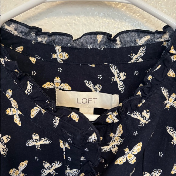 LOFT | Flutter Sleeveless Blouse | Medium - Picture 3 of 7